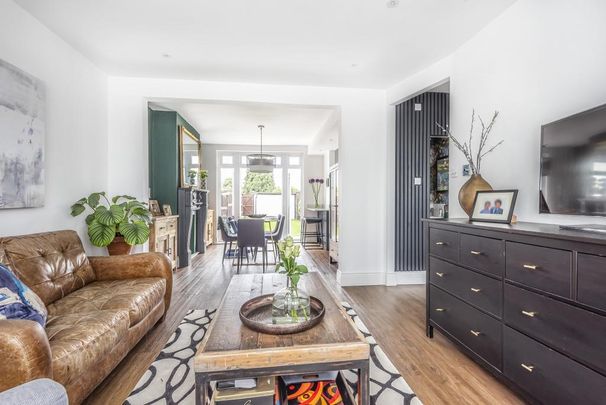 3 bedroom terraced house to rent - Photo 1