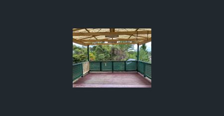 HIDDEN GEM IN VIEWBANK COLLEGE ZONE - Photo 2