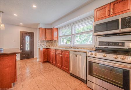 For Lease - 169 Bruce Street Unit# Upper, Kitchener, Ontario - Photo 2