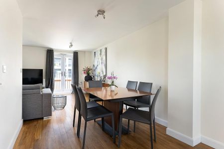 4 bedroom terraced house to rent - Photo 3