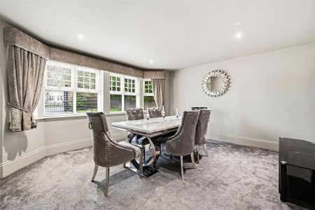 6 bedroom detached house to rent - Photo 2