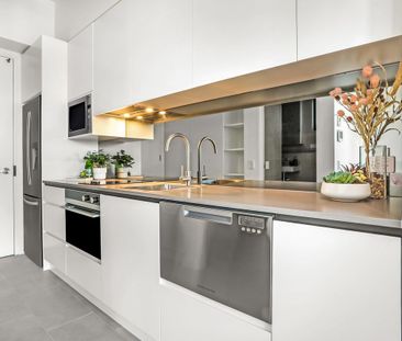 Ground Floor - As new studio in a small boutique complex - Photo 1