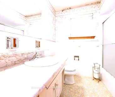 Detached Home For Lease | E8464870 - Photo 5