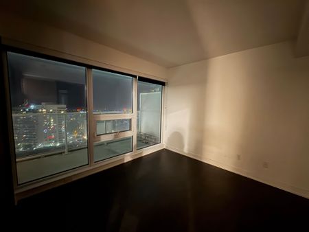 For Lease - 19 Bathurst Street Unit# 2011, Toronto, Ontario - Photo 4