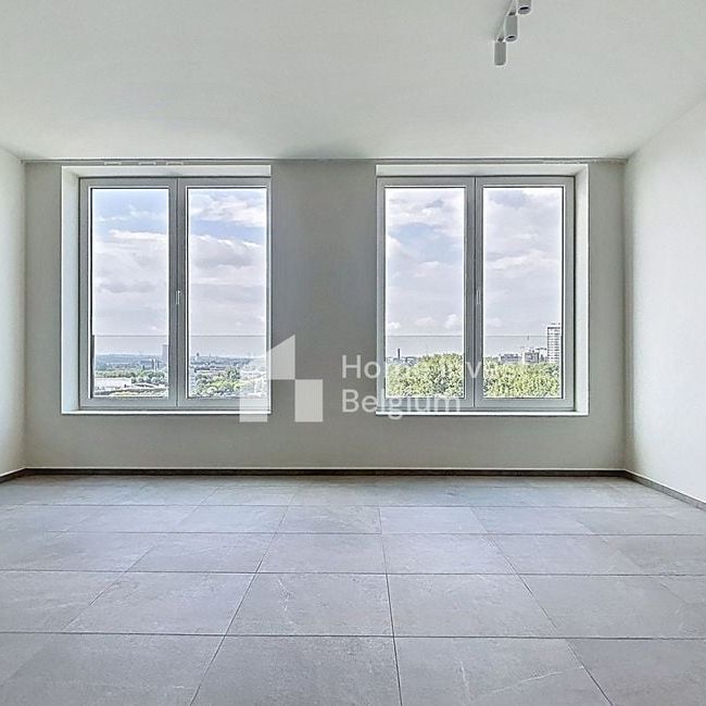 Appartement te huur in Anderlecht voor € 1.050 met 1 slaapkamer - Photo 1