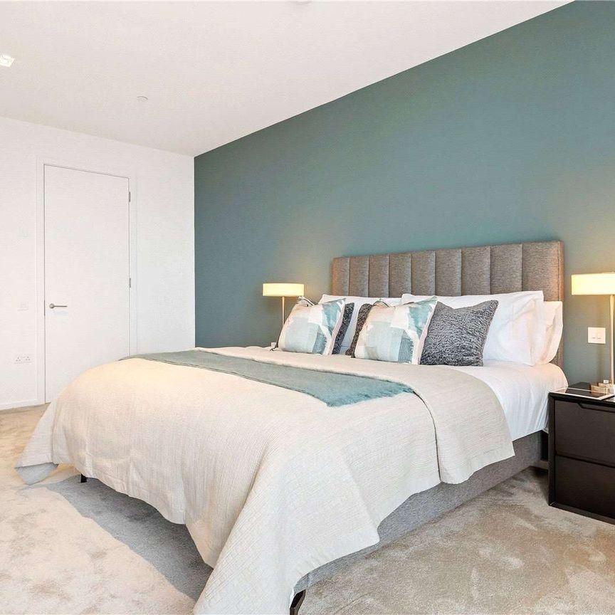 Newfoundland Place: An Iconic 58-Storey Landmark by the River Thames, offering stunning skyline views and cosy, modern homes to tenants. - Photo 1