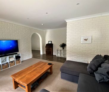 Large Family Home - Photo 3