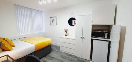 1 bedroom in a house share to rent - Photo 3