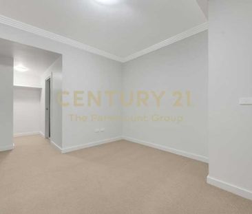 Century 21 the Paramount Group - Photo 3