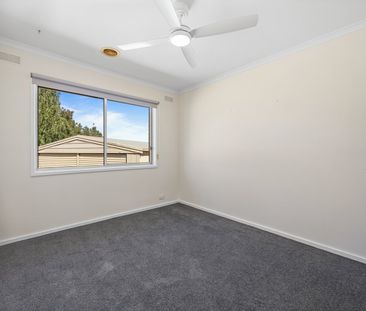 RENOVATED 3 BEDROOM HOUSE - Photo 5