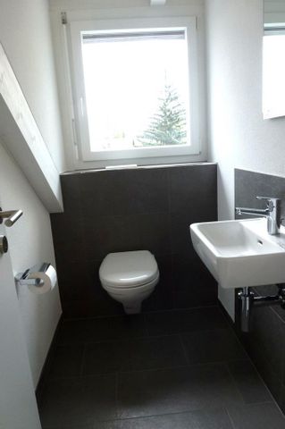 Moderne und helle 3.5 Zimmerwohnung - Photo 2