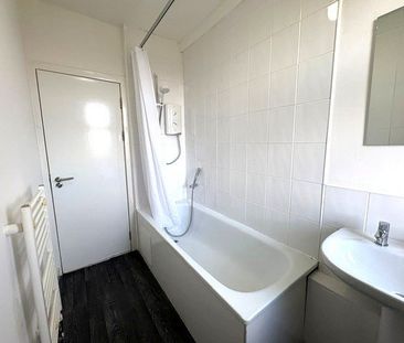 3 bedroom apartment to rent - Photo 6