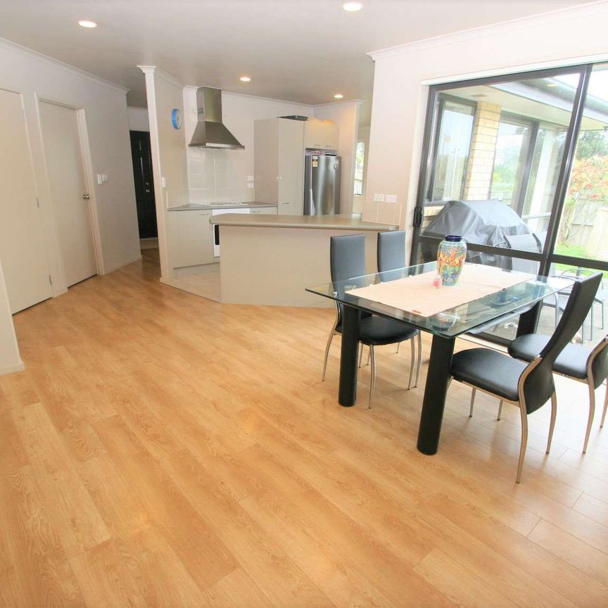 4 Bedrooms, Greenhithe - Photo 1