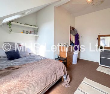 4 Bedroom Mid Terraced House for rent in Hessle Mount - Photo 6