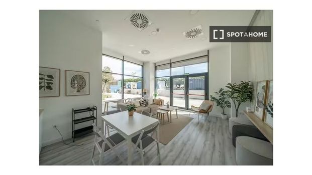 1 room luxury Flat for rent in Málaga, Spain - Photo 1