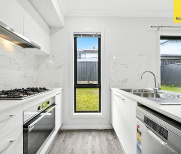 Near New 4 Bedroom Family Home - Photo 2