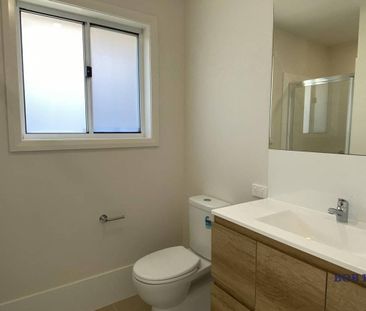 Stylish Four Bedroom Home in Southlakes Estate - Photo 6