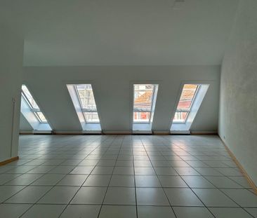AU COEUR DE LA VILLE ! APPARTEMENT DE 4.5 PIECES MANSARDÉ - Foto 4