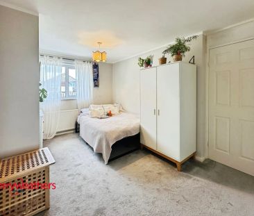 3 bed terraced house to rent in St. Marys View, Rotherham - Photo 6