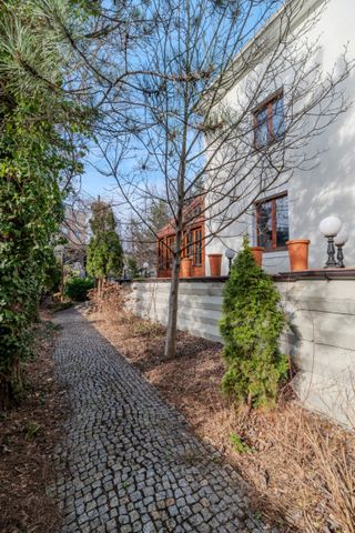 Przedwojenna willa na Belwederskiej - Zdjęcie 2