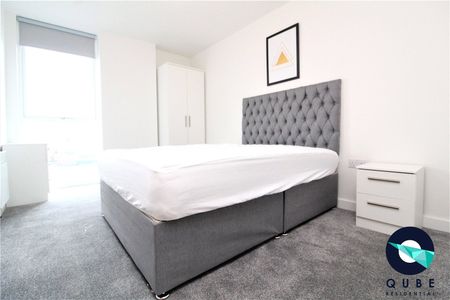 3 bedroom Flat To Rent - Photo 3