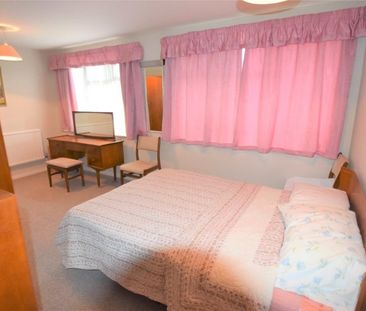 Gallys Road, Windsor, Berkshire,SL4 - Photo 1