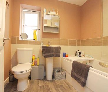 2 bedroom semi-detached house to rent - Photo 6