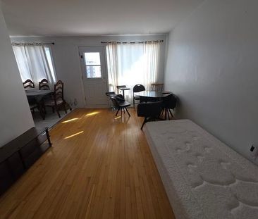 4 ½ LIBRE À PARTIR DU 1ER JANVIER – CHARLESBOURG (QUÉBEC) - Photo 1