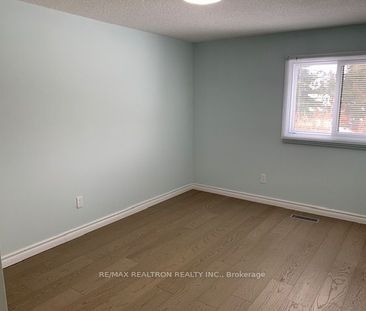 For Lease - 12 Texas Rose Way, Toronto, Ontario - Photo 2