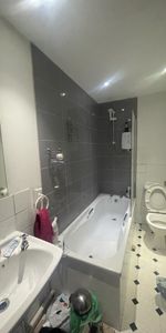 2 bedroom house share to rent - Photo 3