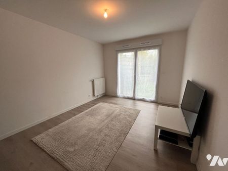 LE RHEU - Maison en lotissement - 2 chambres - jardinet - Photo 2