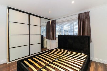 4 bedroom semi-detached house to rent - Photo 4