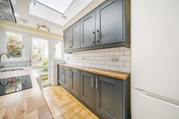 Terraced House to rent - Shenley Road, London, SE5 - Photo 1