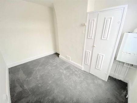 2 bedroom terraced house to rent - Photo 3