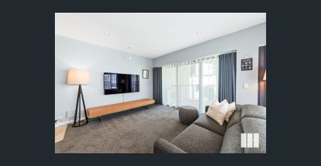 FULLY FURNISHED, SPACIOUS AND IN THE PERFECT LOCATION! - Photo 2