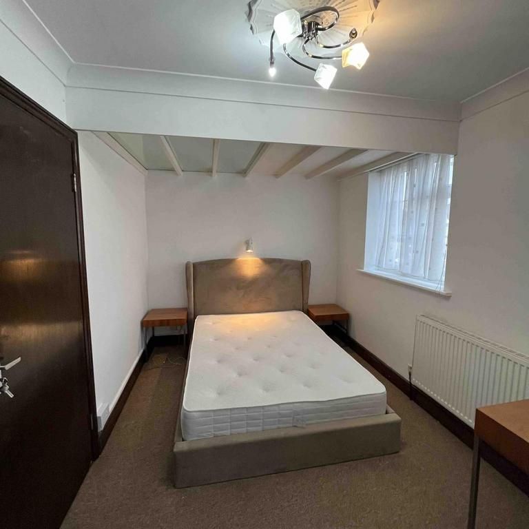 1 bedroom in a house share to rent - Photo 1