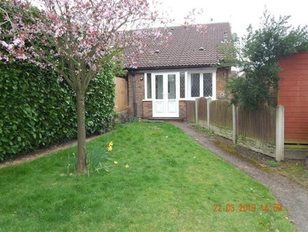 1 bedroom semi-detached house to rent - Photo 5