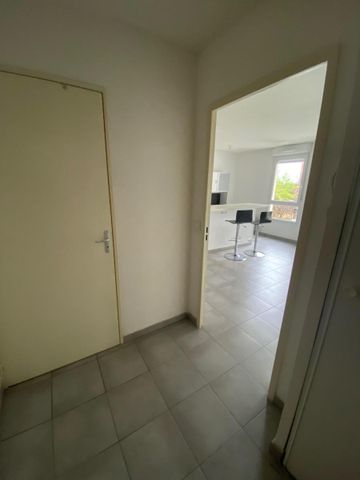 Location Appartement 1 pièce 29m² DECINES CHARPIEU 69150 - Photo 2