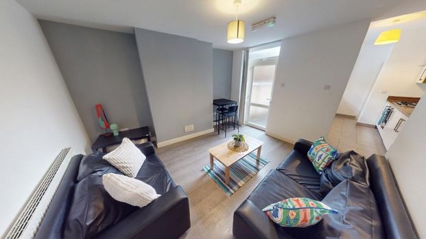 5 bedroom terraced house to rent - Photo 1