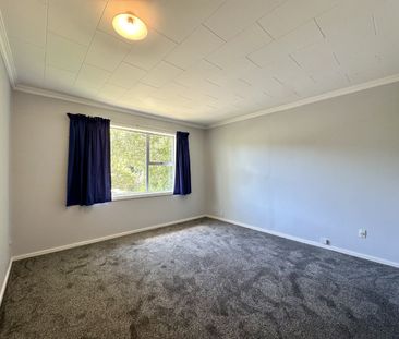 Cozy 4-Bedroom Home in Stokes Valley - Photo 6