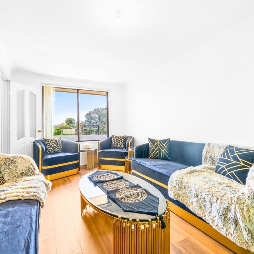 3 Bedroom Family Home&comma; Water & Electricty Inc&excl; - Photo 1