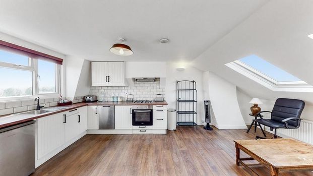 2 bedroom flat to rent - Photo 1