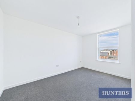 3 bedroom Flat To Let - Photo 3