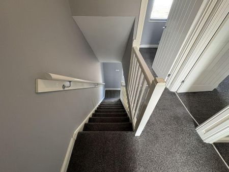 3 bedroom semi-detached house to rent - Photo 2