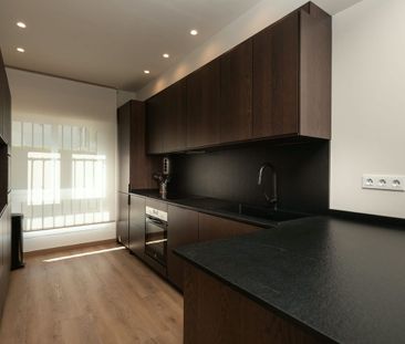 Semi-Detached House in The Golden Mile - Photo 4