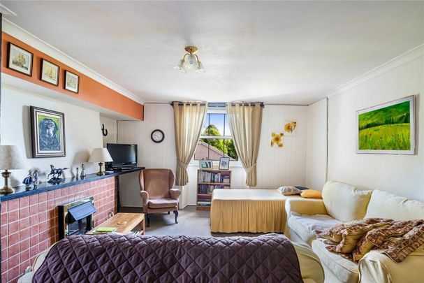 4 bedroom semi-detached house to rent - Photo 1