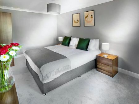 2 Bed, House - Photo 4