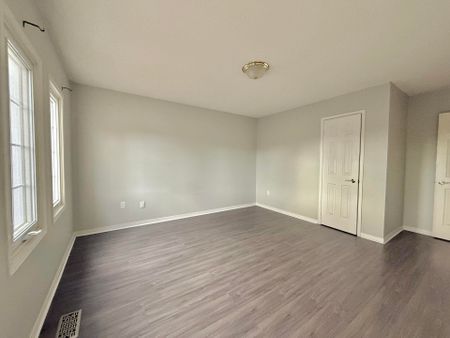 For Lease - 492 Palmtree Crescent, Oshawa, Ontario - Photo 4