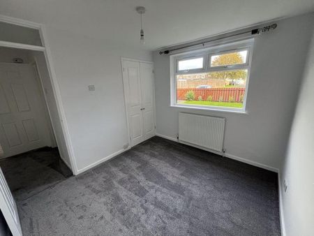 2 bedroom ground floor flat to rent - Photo 4