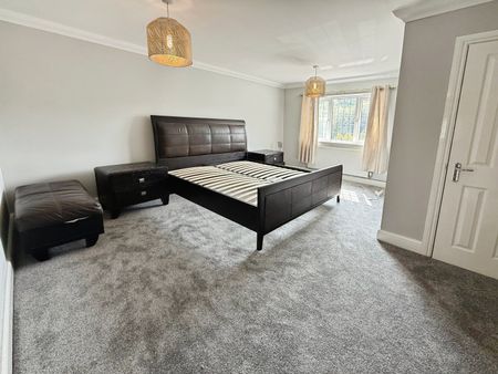 Nazeing New Road, Broxbourne - Photo 4